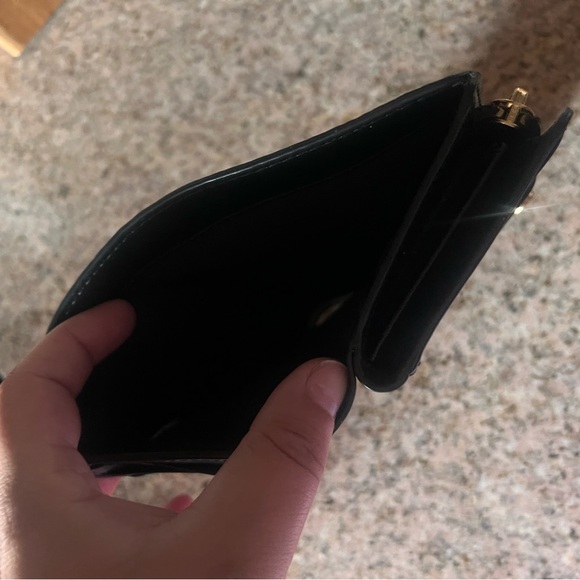 Marc Jacobs Black Pebbled Leather Slim Card Holder with Gold Logo - Picture 14 of 16